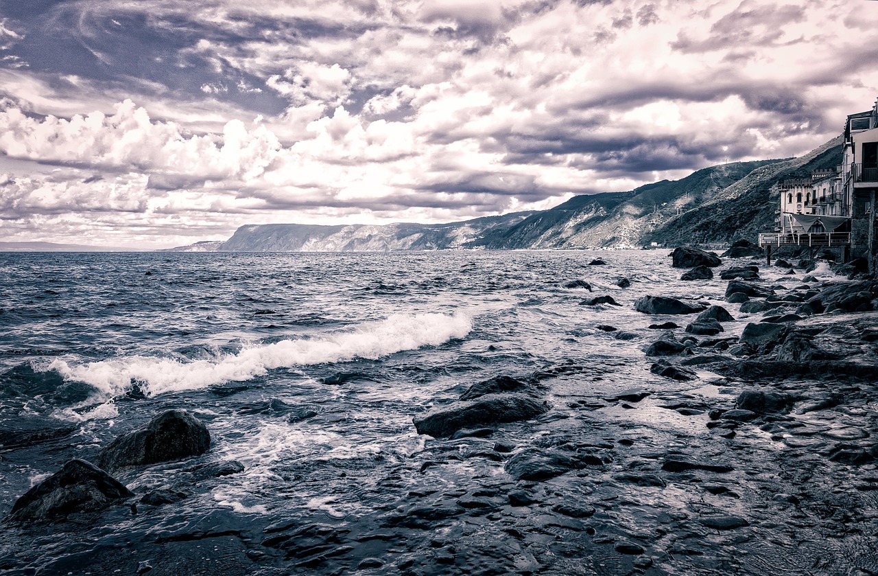 探寻大海神秘魅力，浩瀚波涛之旅