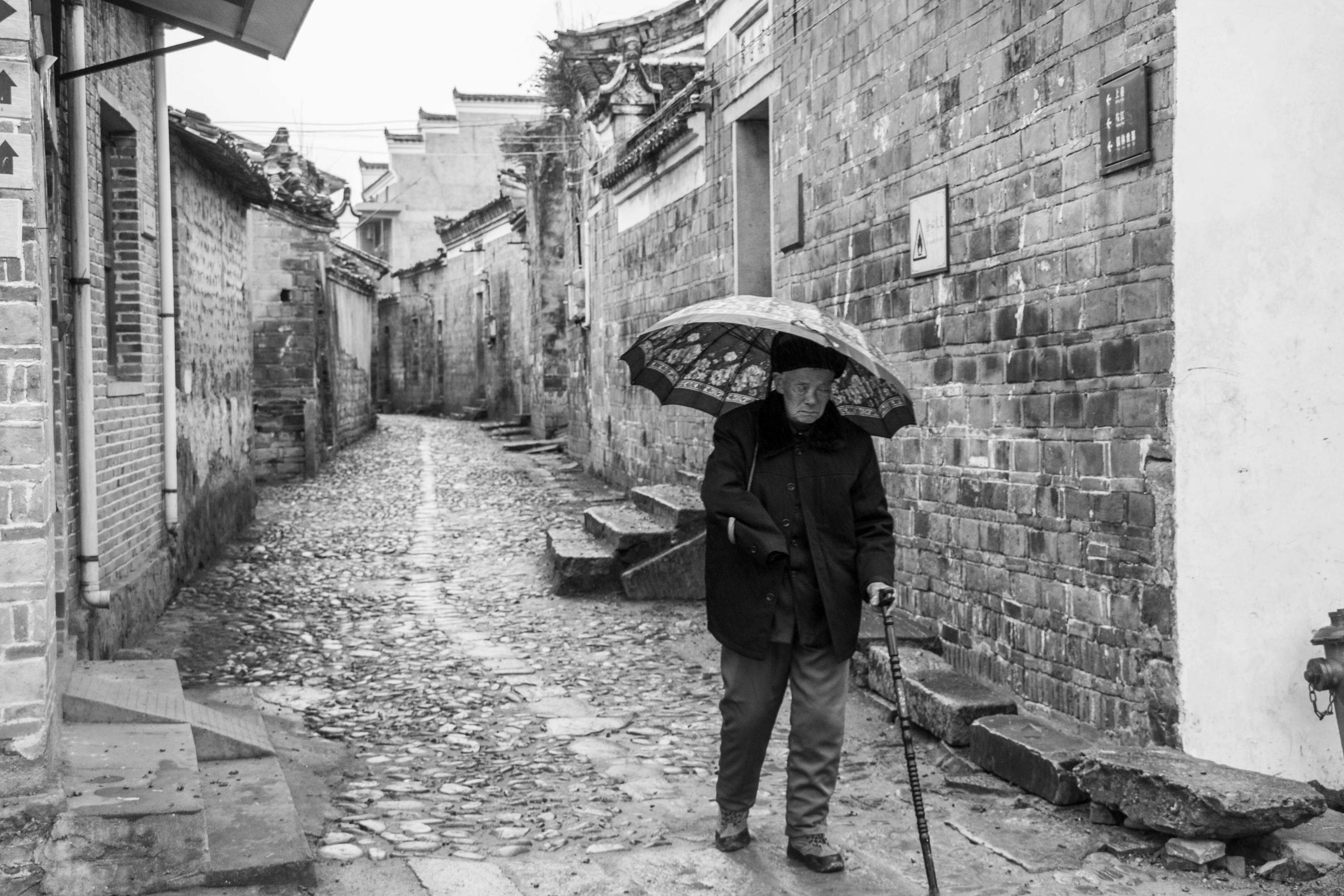 疫情解封各地老人过世（疫情解封各地老人过世怎么办）